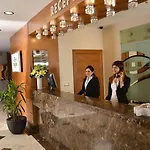 プラザ ホテル
