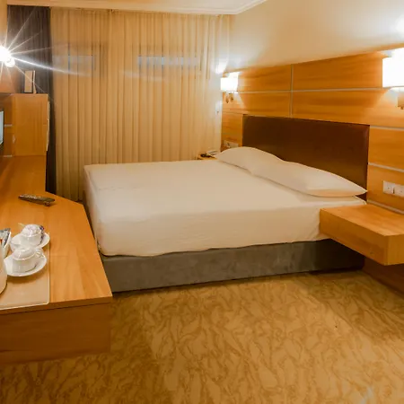 Plaza Otel 4*