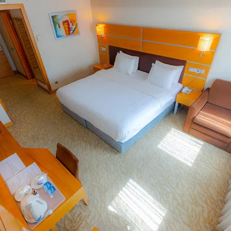 Plaza Otel 4*