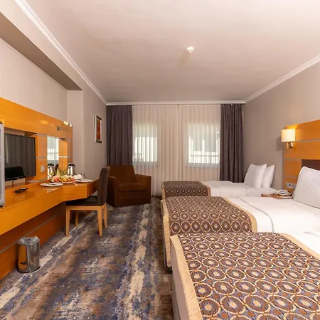 Plaza Otel 4*