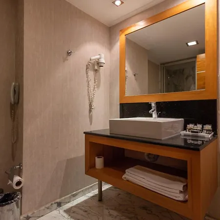 Plaza Otel 4*