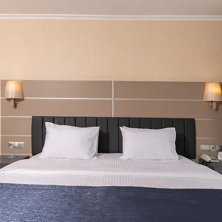 Otel Plaza 4*