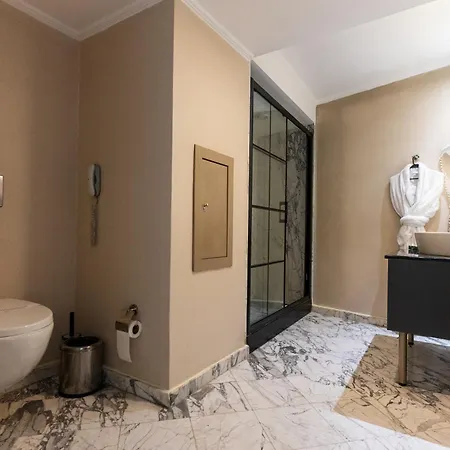 Отель Plaza 4*