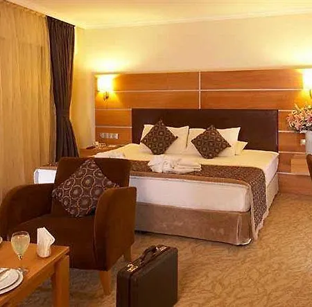 Plaza Otel 4*