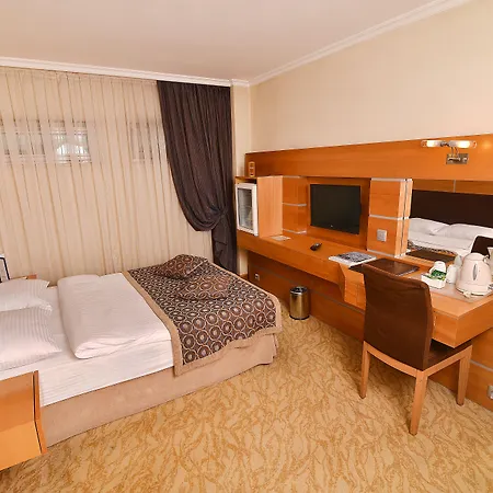 Otel Plaza 4*