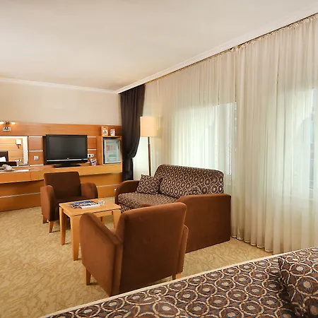 Otel Plaza 4*