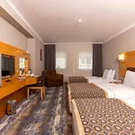 Hotel Plaza 4*
